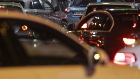 Tânără lovită la coadă, la benzinărie, pentru că nu ar fi respectat rândul. Femeia a ajuns la spital